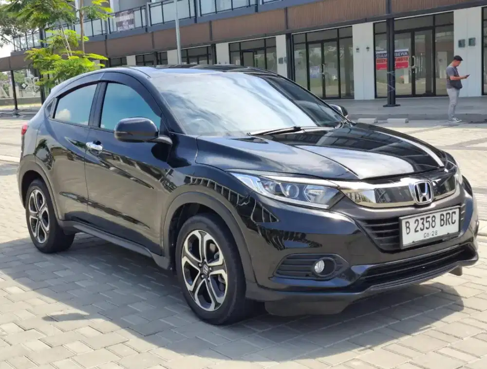 (Tdp5jt) HRV E CVT 2020 Hitam