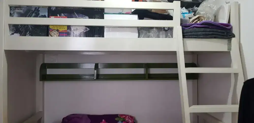 Dipan tingkat laci bawah