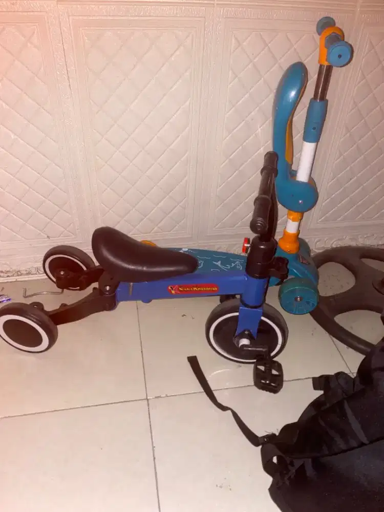 Sepeda roda 3 dan sekuter