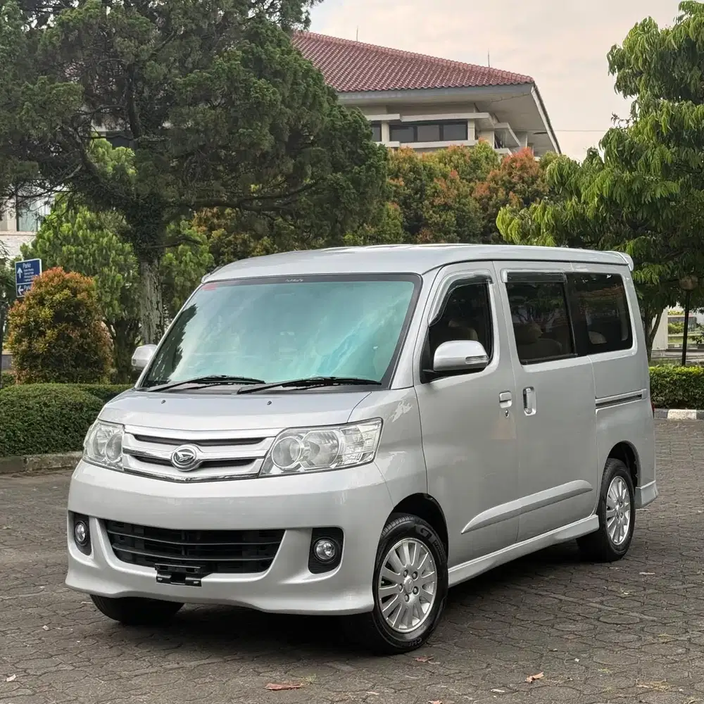 Tdp 19jt Daihatsu Luxio X 2010 AT Silver Istimewa
