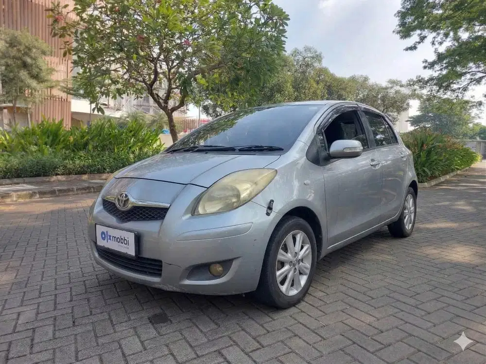 TDP 1 JUTA Toyota Yaris 1.5 E Bensin-AT 2012 Silver CBZFB