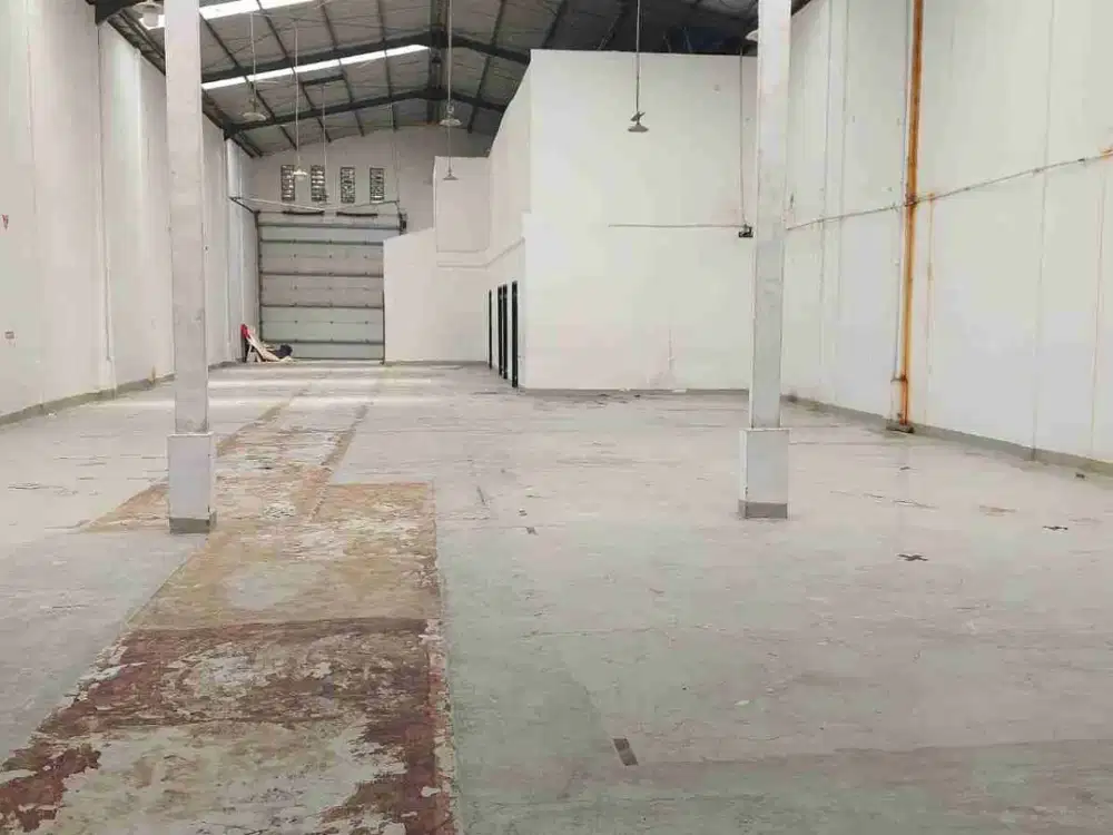 DISEWAKAN GUDANG SIAP PAKAI RAPIH DI TAMAN TEKNO BSD SERPONG