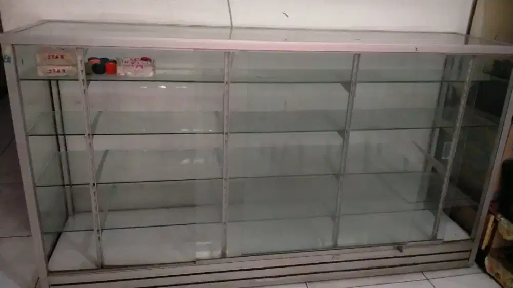 Jual cepat etalase aluminium,kaca bekas