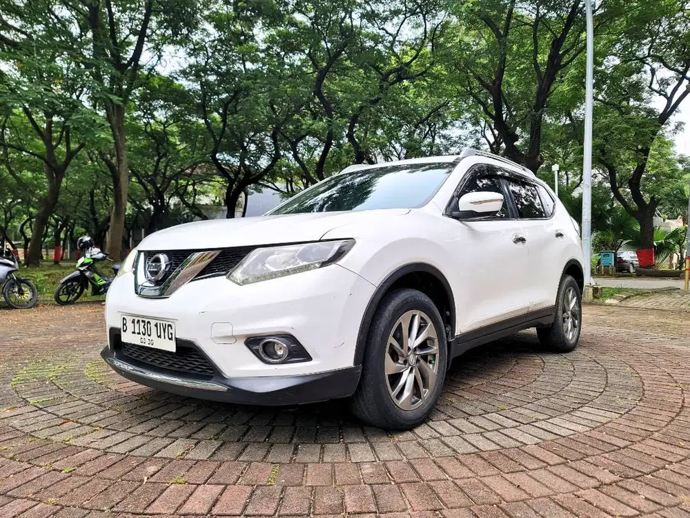 Nissan X-Trail 2.5 AT 1(2015)