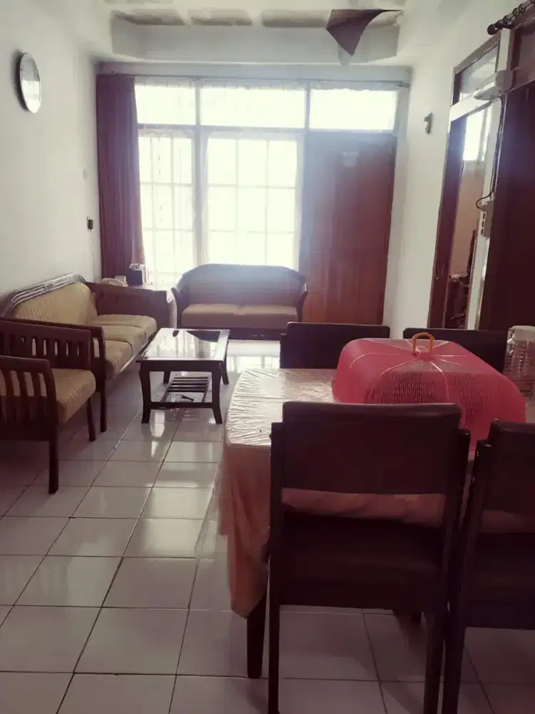 RUMAH UDARA SEJUK KHAS PEGUNUNGAN GURUMINDA INDAH MARIBAYA LEMBANG