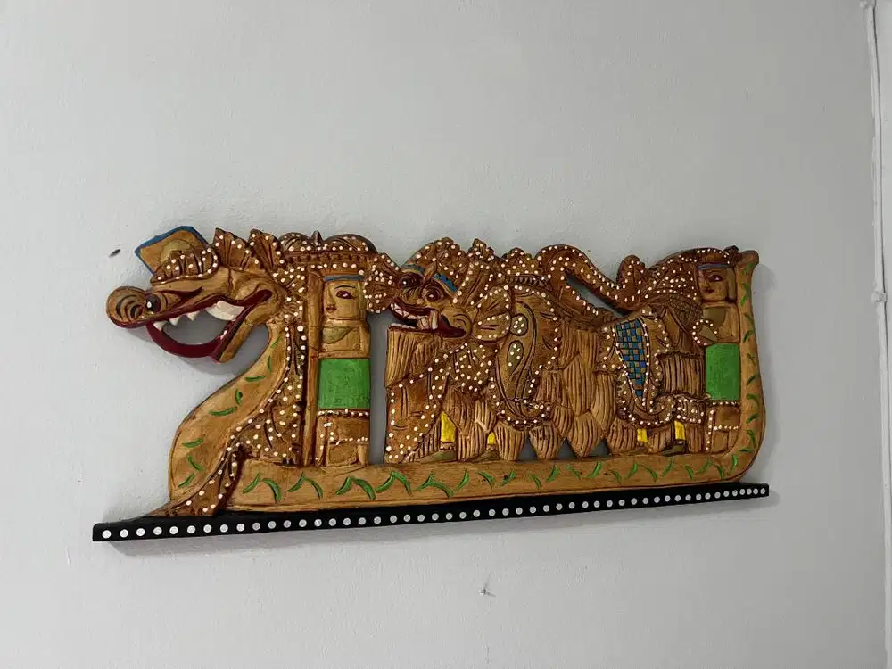 Pajangan Dinding Ukiran Naga Kayu – Dekorasi Etnik Artistik