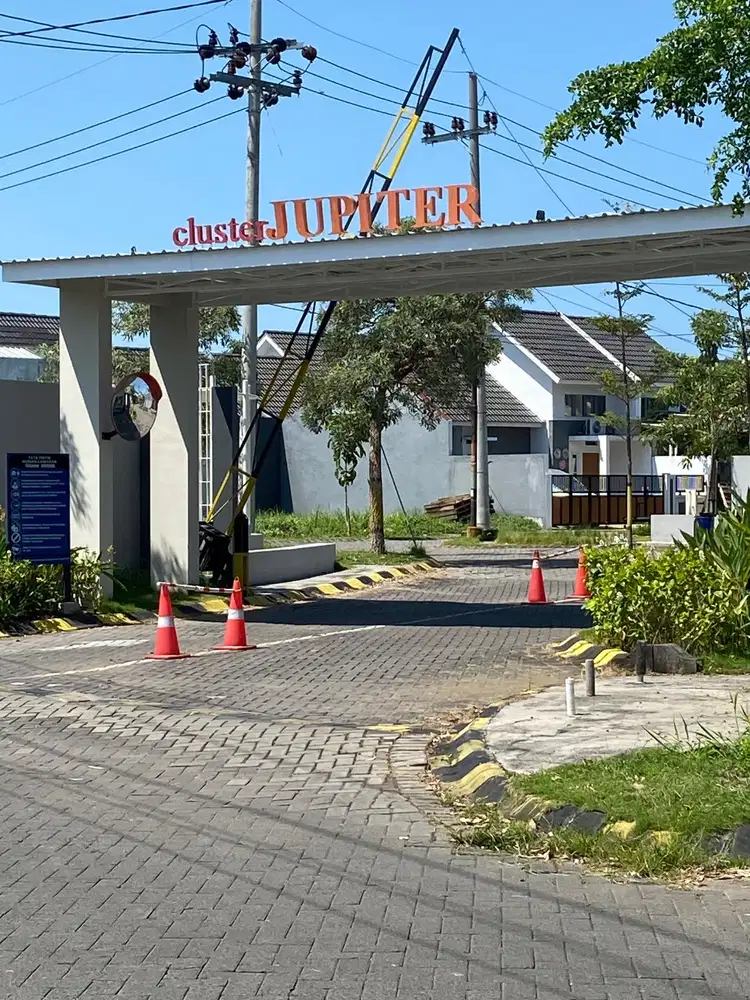 Rumah Pojok Di Grand Surya Cluster Jupiter D 13 / 18, Damarsi, Buduran