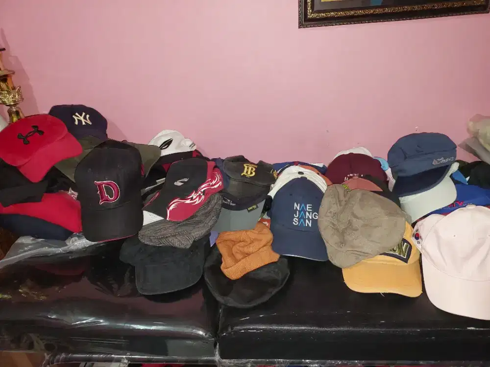 Topi macam macam preloved