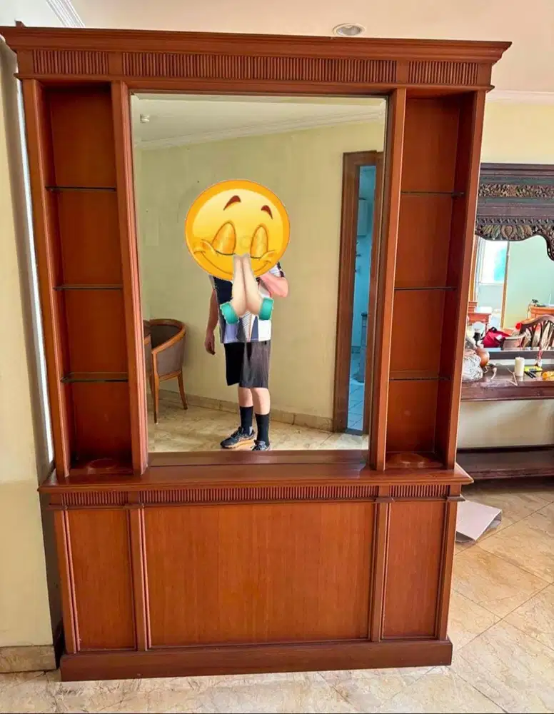 Bufet kayu jati untuk Pembatas Ruangan