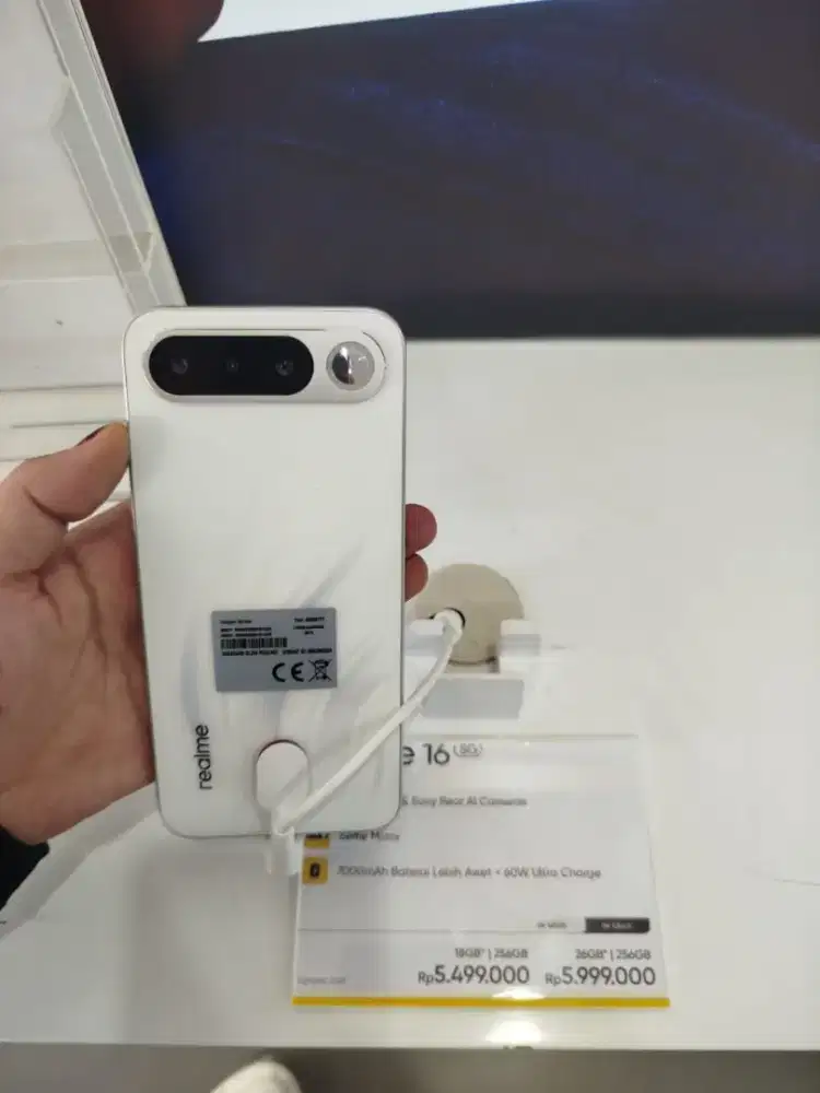 Realme 16 bunga ringan tanpa dp