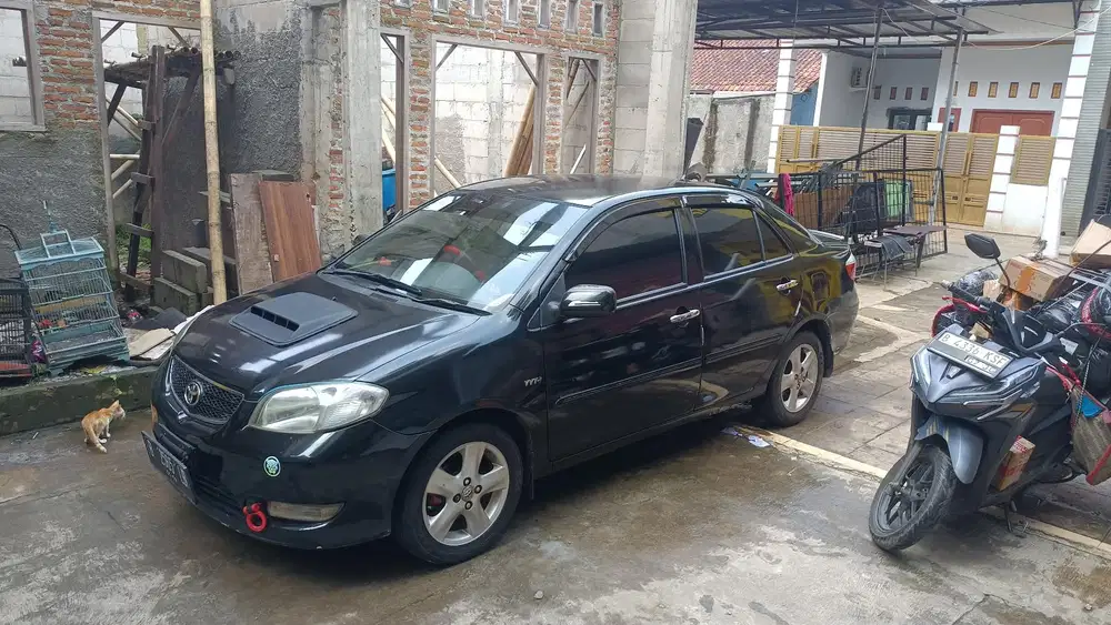 Toyota Limo 2004 Bensin