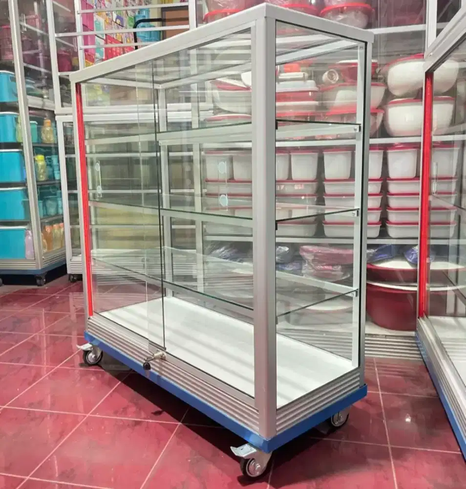 Etalase 1Mx1M Pakai Roda & Kunci