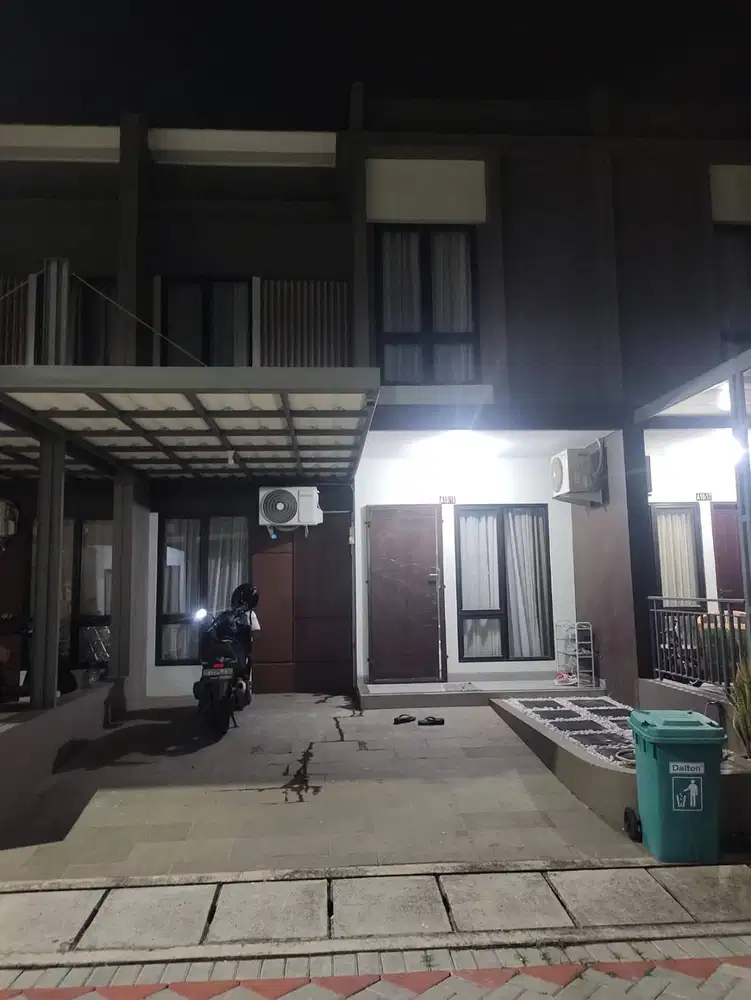 DIJUAL TAKE OVER RUMAH CLUSTER 2 LANTAI FULL FURNISHED SIAP TINGGAL