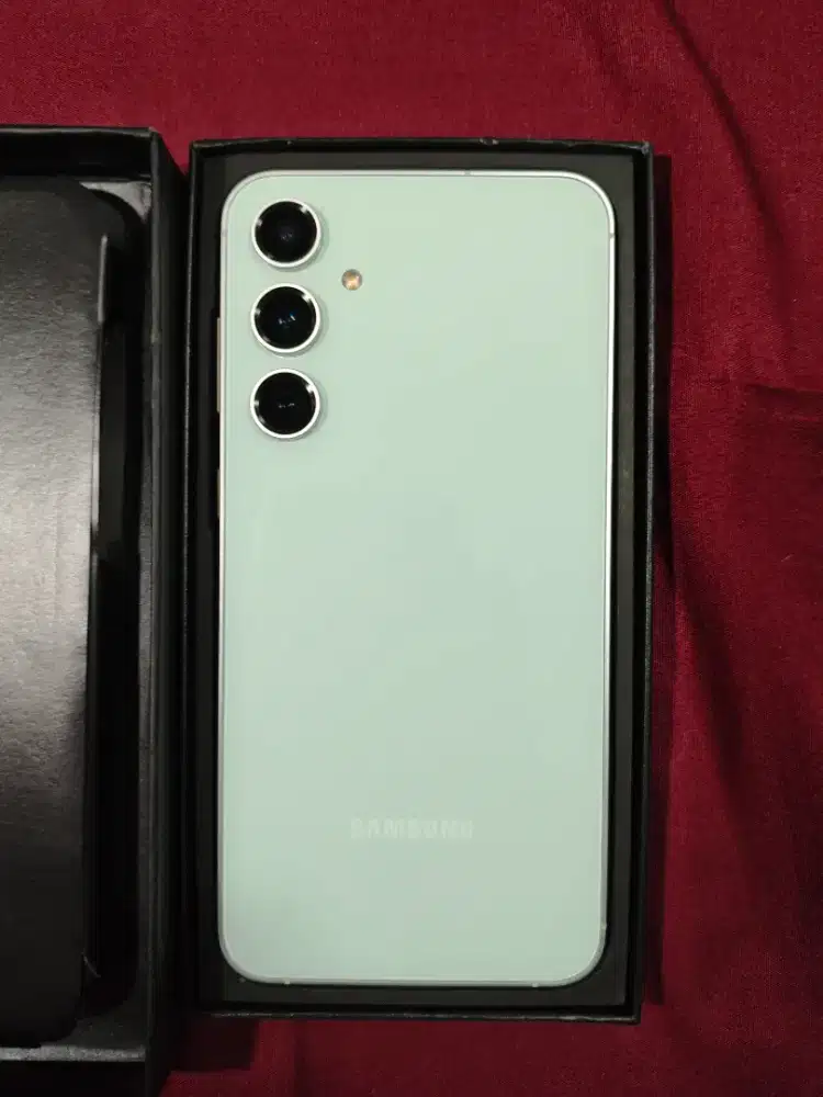 Samsung S23 FE mint 8/256GB