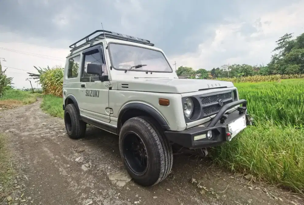 Suzuki Katana 4x2 atap Trepes AC Velg Lebar 1991