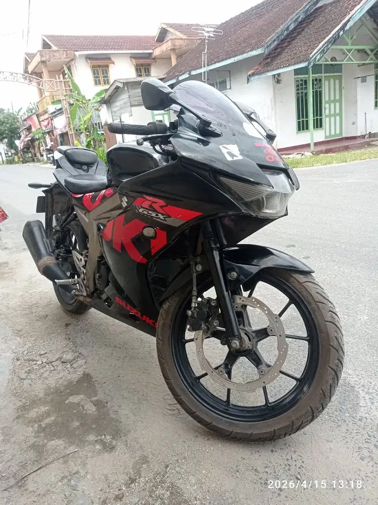 Suzuki GSX R150 ( 2017 )