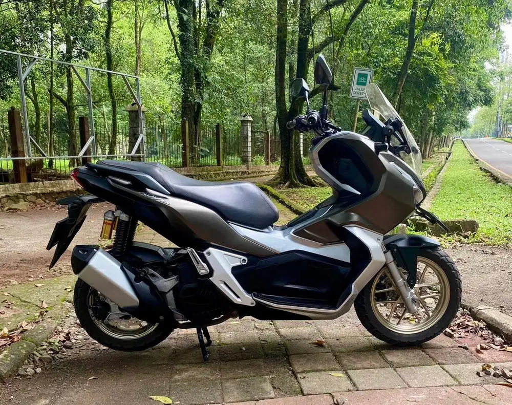 Honda ADV 150 Keyless CBS ISS MULUSSS Pajak Hidup Panjang