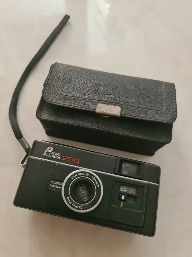 Kamera Fujica Pocket 250