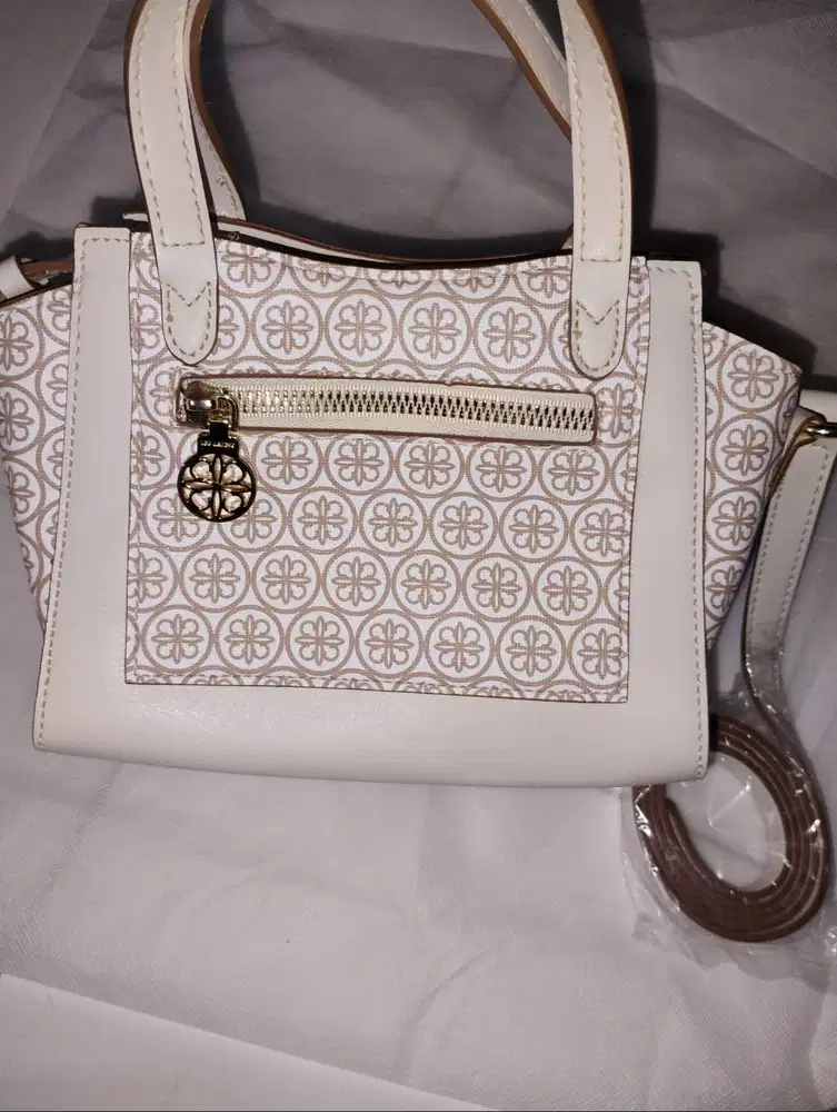 Tas Selempang Wanita Bermerk, Baru, & Murah