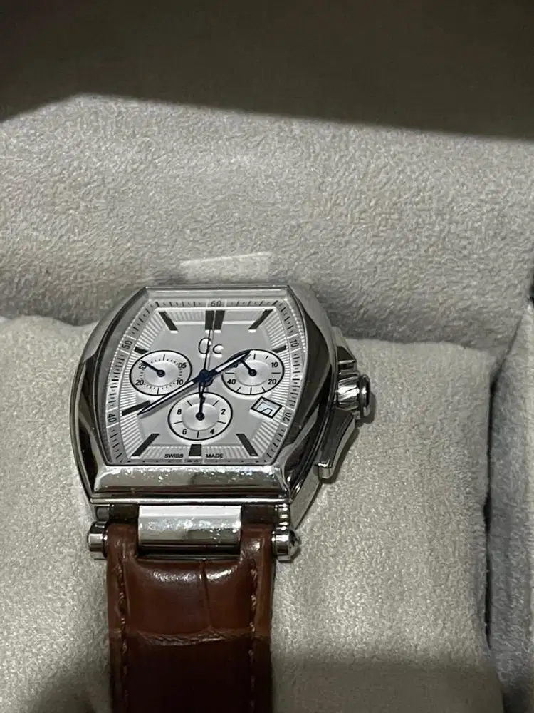 Jam Gc original  strap kulit lengkap box dan booklet