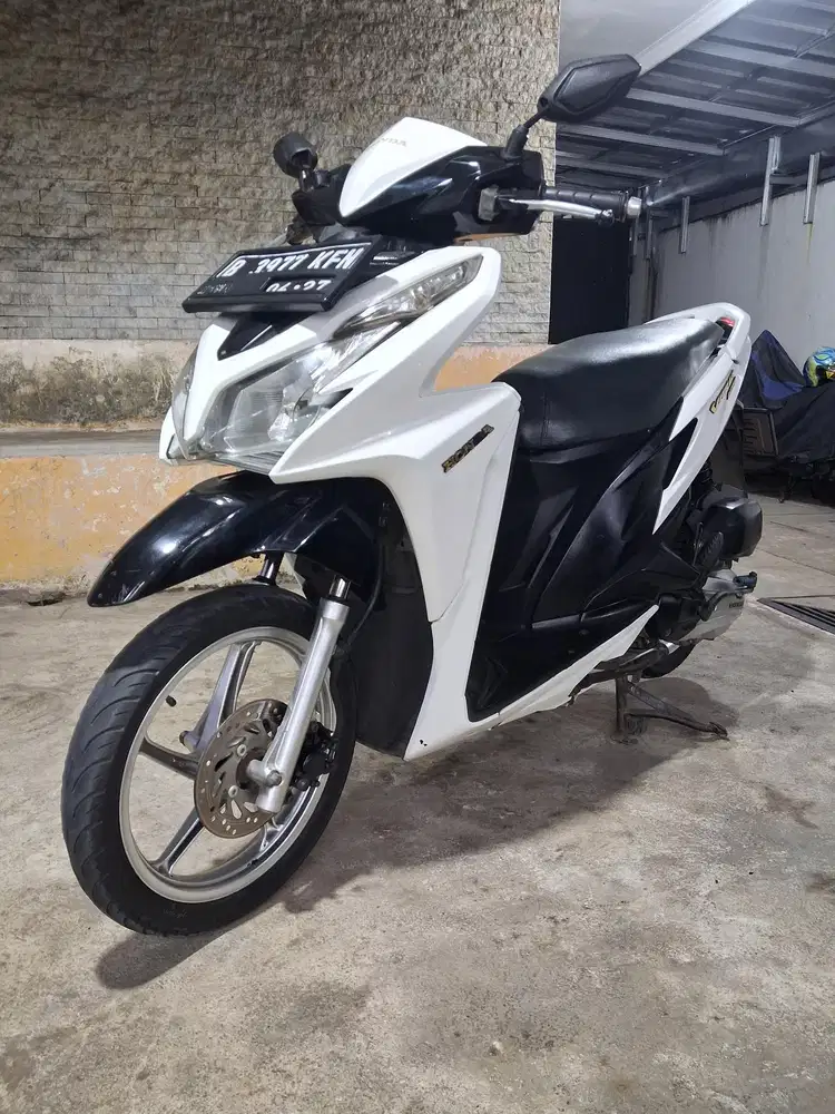 (A) Honda Vario 125 Kzr tahun 2012