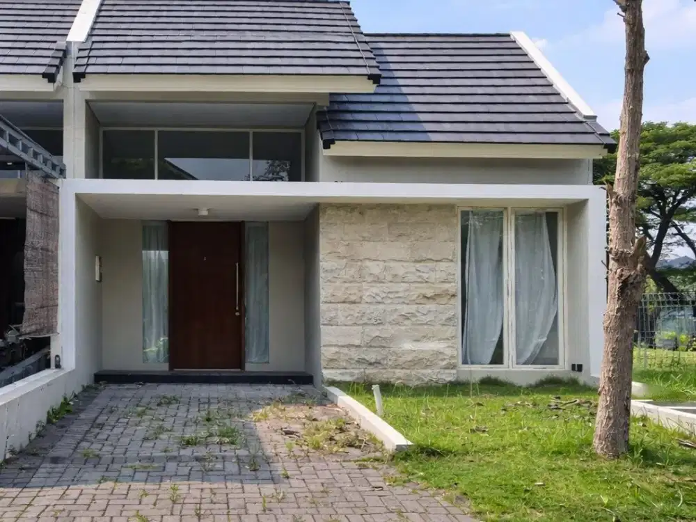 Rumah Northwest Park, Citraland Strategis • Carport