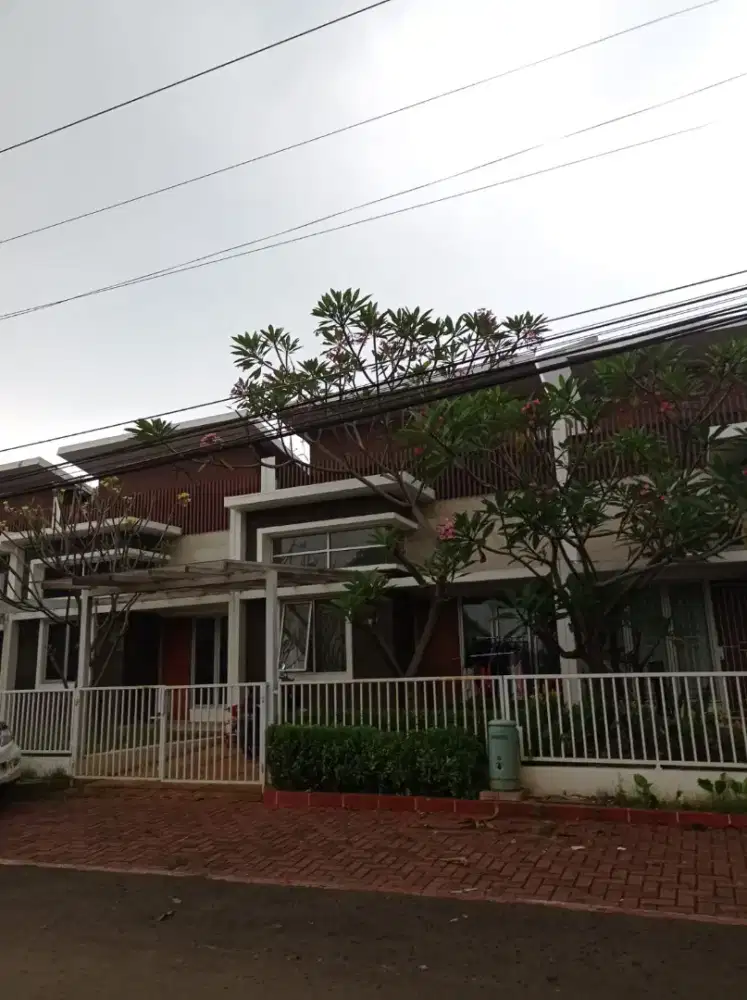 Dijual rumah minimalis labschool Cibubur