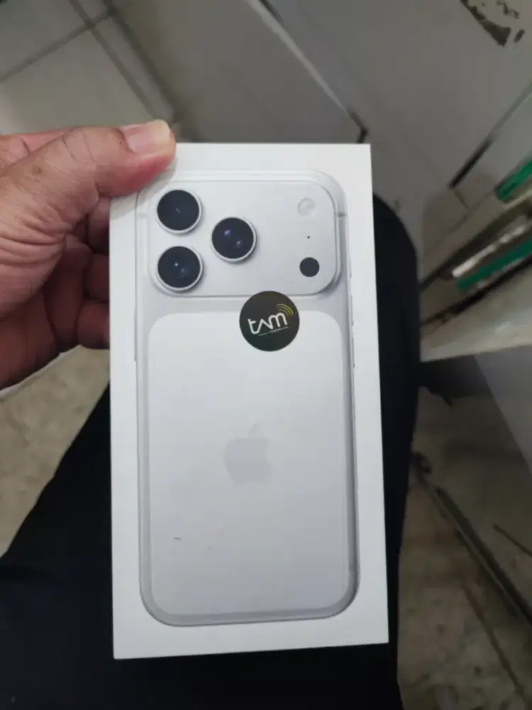 iPhone 17 pro silver 512gb new ibox