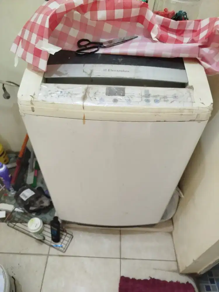 Mesin cuci electrolux