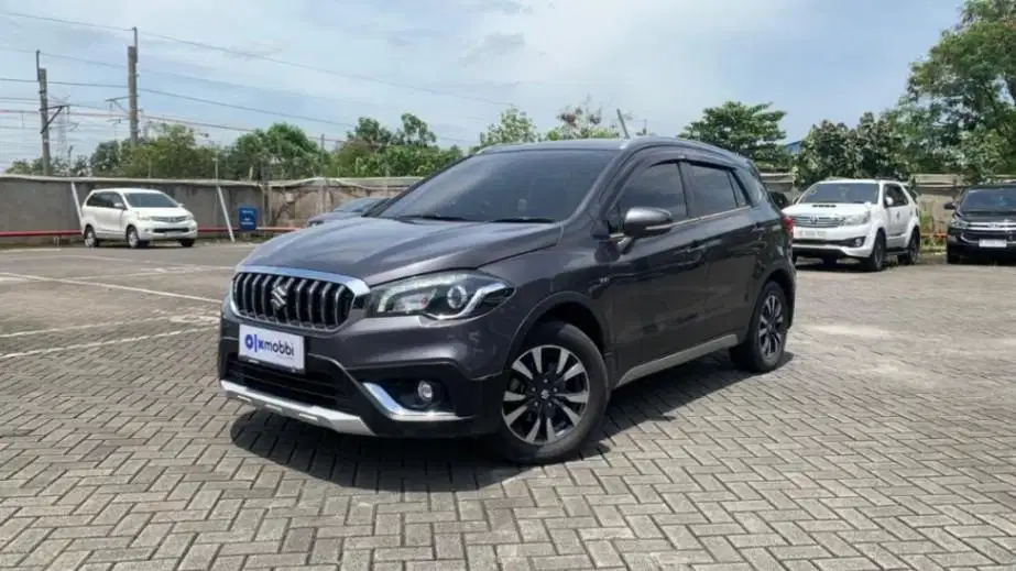 DP MURAH - Suzuki SX4 1.5 S-Cross Bensin-AT 2019 Abu