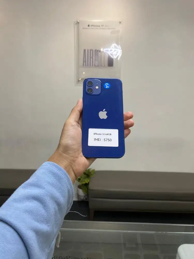 IPHONE 12 64GB FULLSET NOMINUS MENERIMA TT/KREDIT