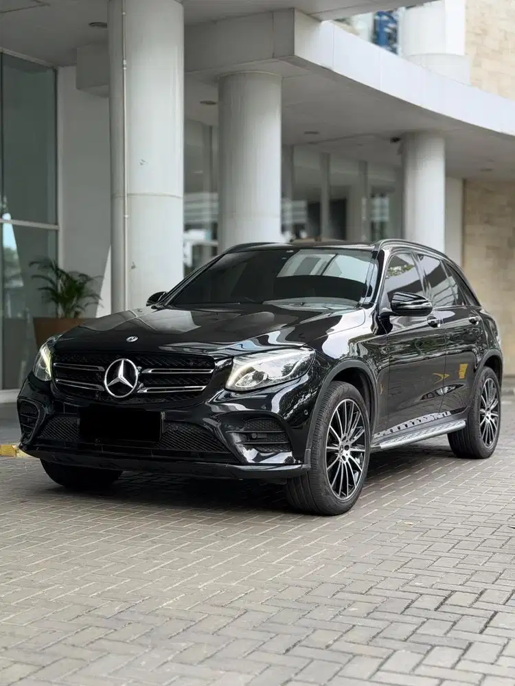 MERCEDES BENZ GLC200 2020 AMG NIGHT EDITION !