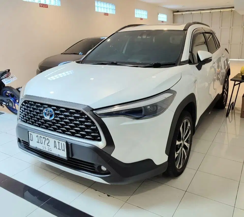 COROLLA CROSS HYBRID 1.8 AT 2020 LowKM 23rb RECORD TOYOTA BANDUNG