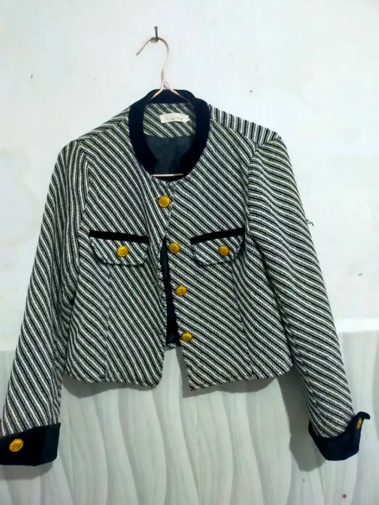 PL Blazer Kancing Gold Lengan Panjang