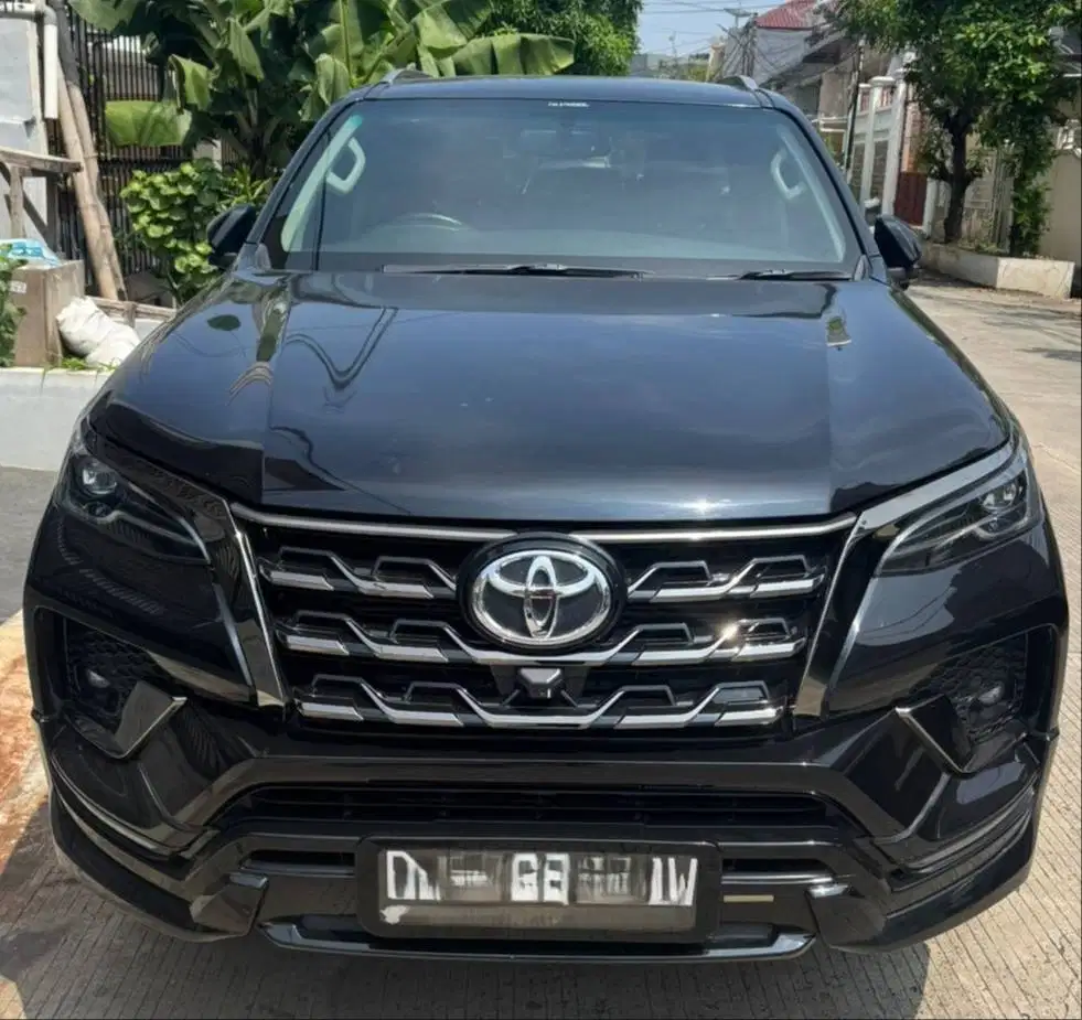Toyota Fortuner VRZ GR 2.4 AT 2022 (Last Edition) Hitam AT