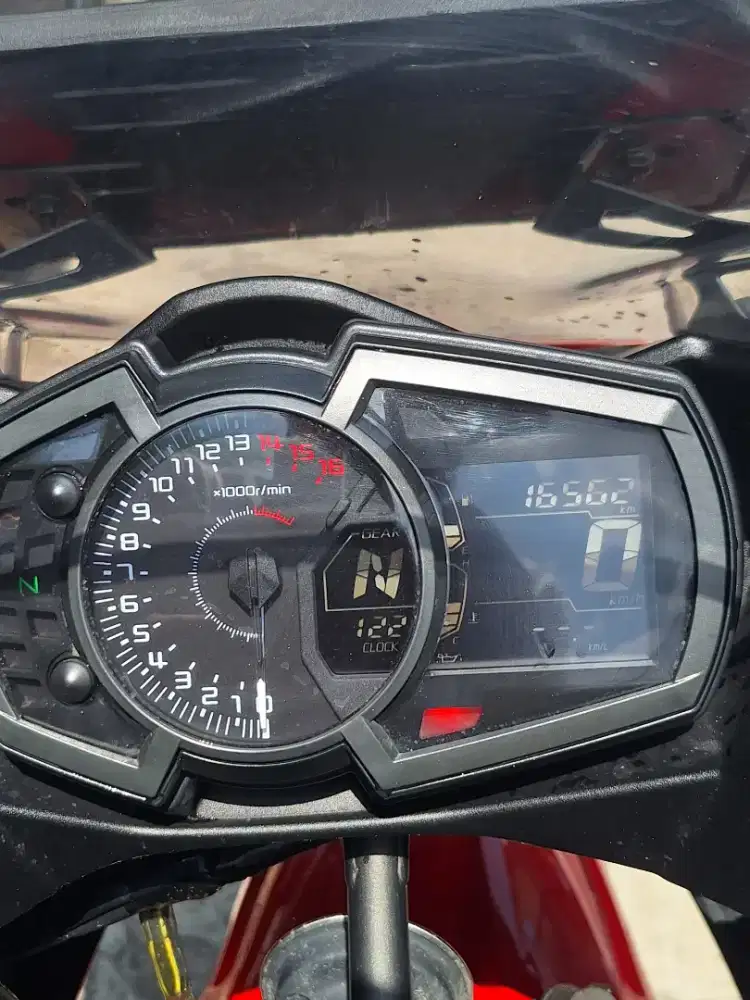 Kawasaki Ninja 2023 Merah, Non ABS.