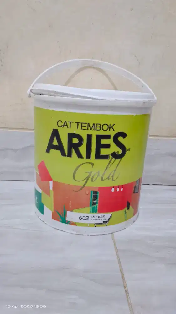 Cat tembok Aries gold warna sky blue