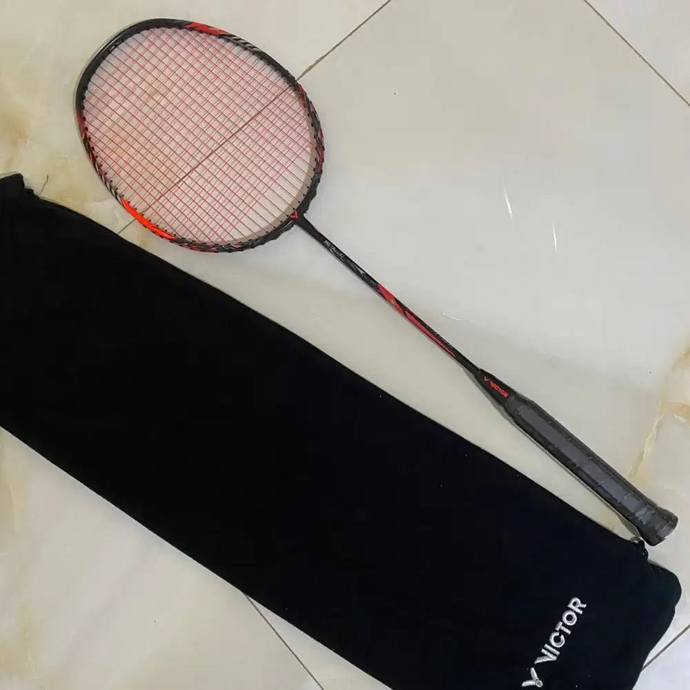 RAKET VICTOR RYUGA