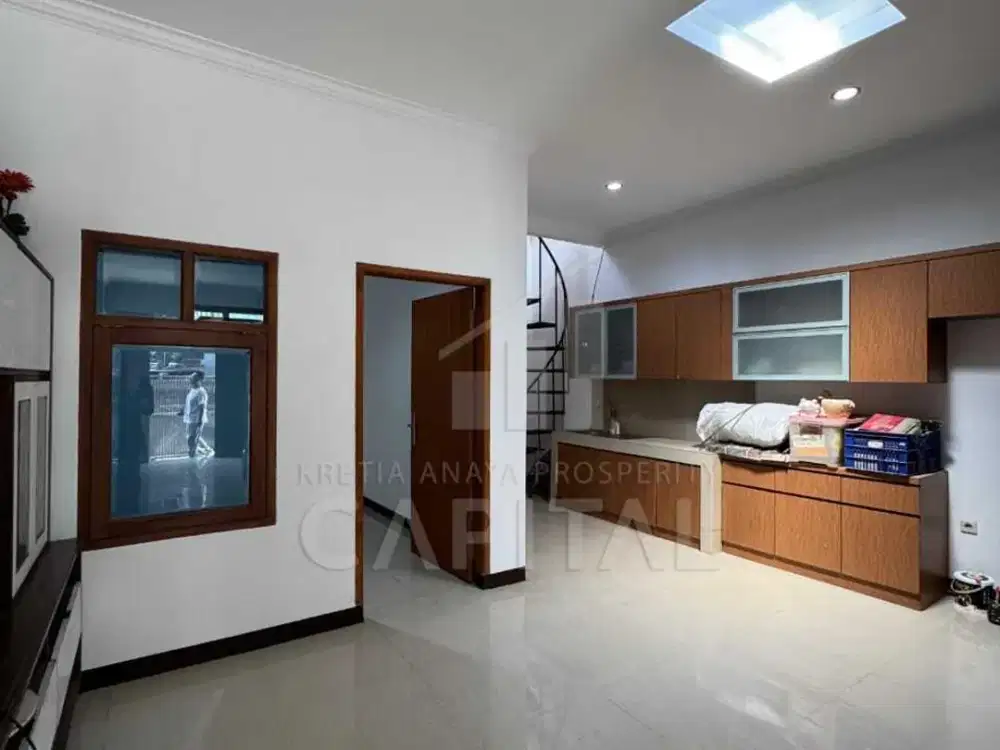 RUMAH ATAU KANTOR SIAP HUNI DI SAYAP LEUWIPANJANG LOKASI TENGAH KOTA