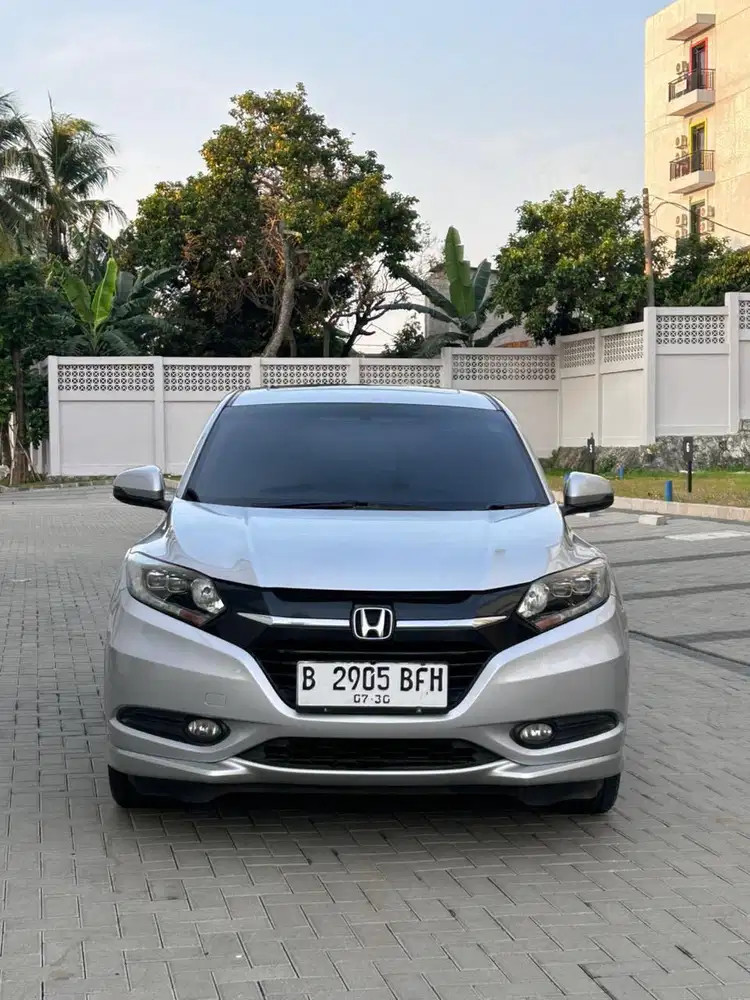 Harga Cash!!! Honda HRV 1.8 Prestige 2015 Silver