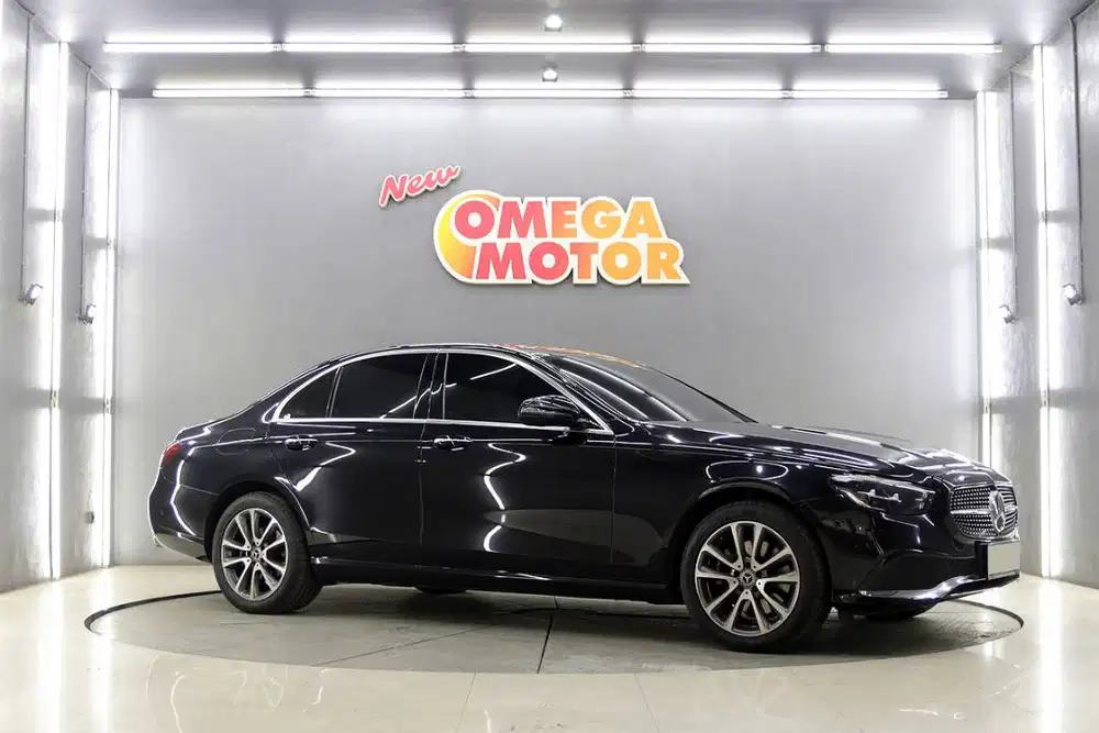 ANTIK MERCEDES BENZ E200 AVANTGARDE PANORAMIC AT TAHUN 2023