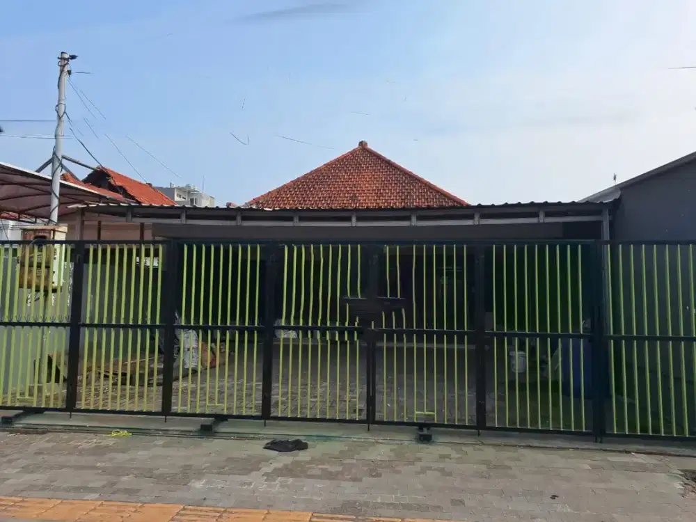 Bangunan Komersial di Tengah Kota Surabaya, Jalan kartini, DR Soetomo