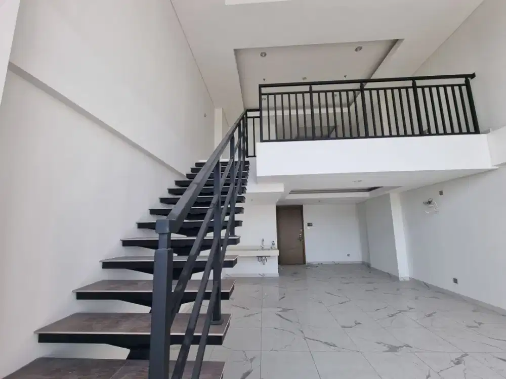 2 Lantai Apartemen Soho 88 Avenue - Living Area + Teras Luas