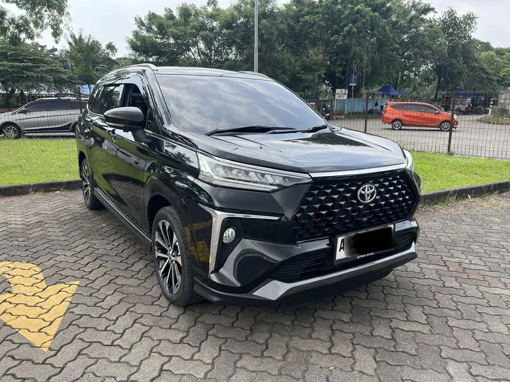 Toyota Avanza Veloz Q CVT 2024 AT Hitam