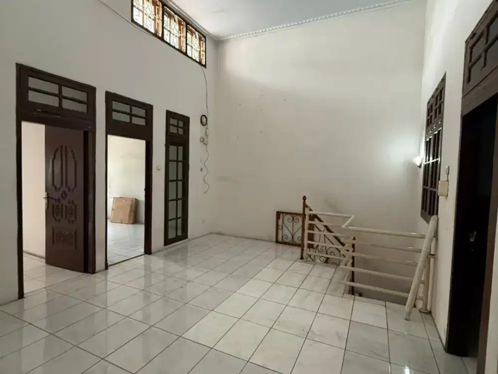 Dijual Cepat Rumah 2 Lantai di Danau Indah – Lokasi Strategis & Siap Huni 013