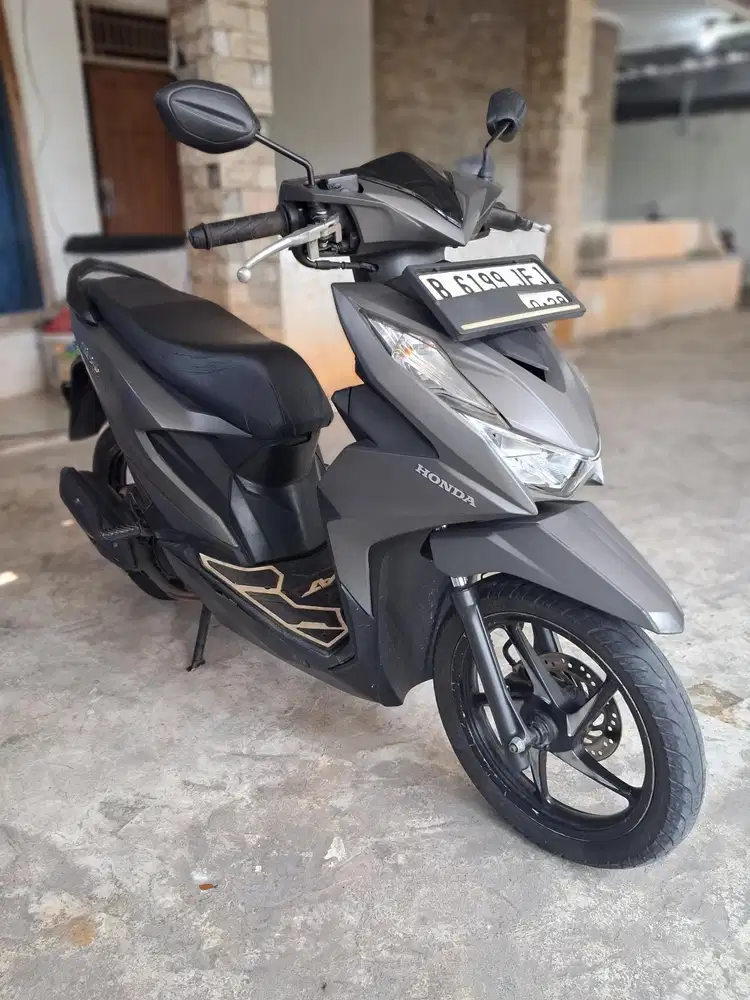 (A) Honda Beat Deluxe CBSISS Tahun 2023