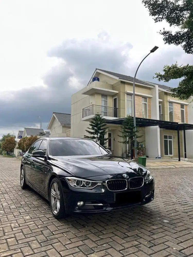 BMW 320i SPORT 2015 BERKUALITASS