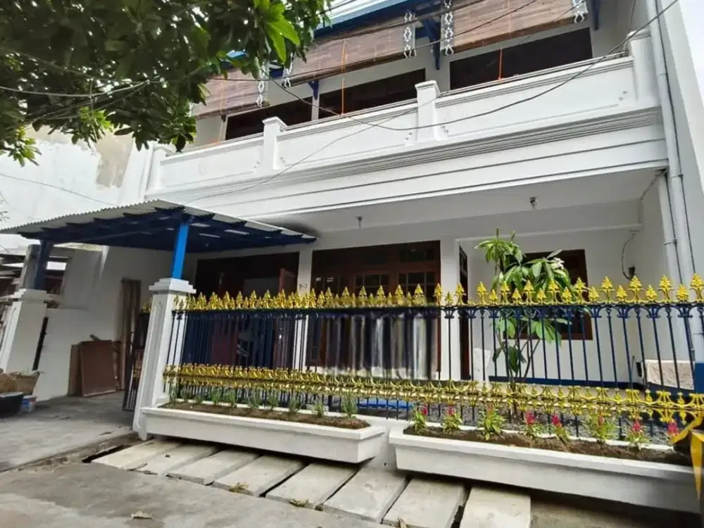 Strategis Dekat Kampus Rumah di Semolowaru Indah