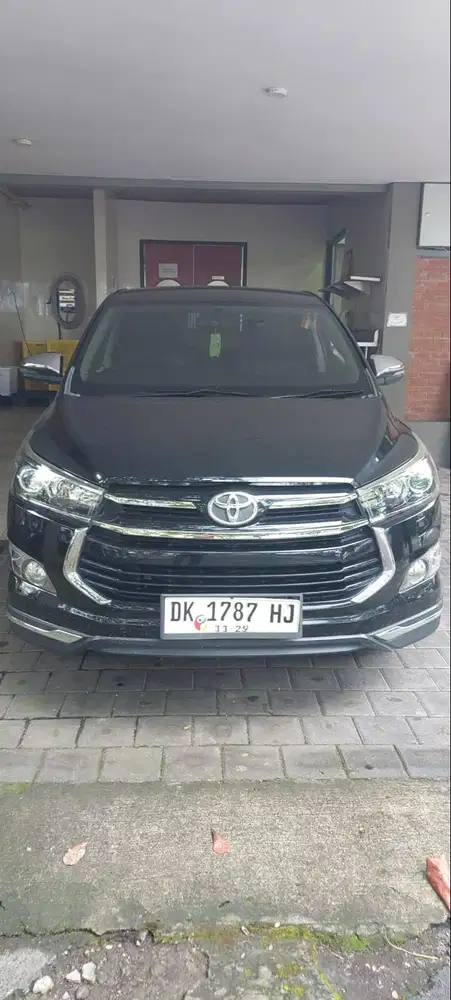 Innova Venturer Diesel Bali