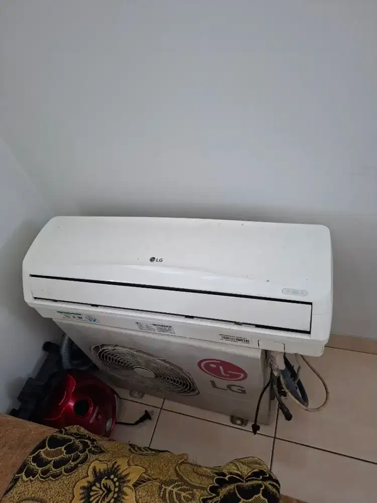 Di jual AC LG masih dingin